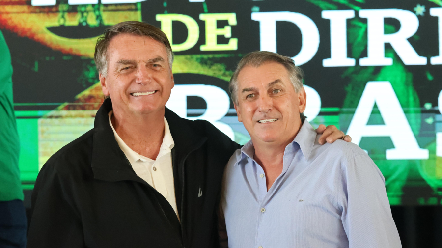  Sósia de Bolsonaro chama atenção na Norte Show 2025 em Sinop