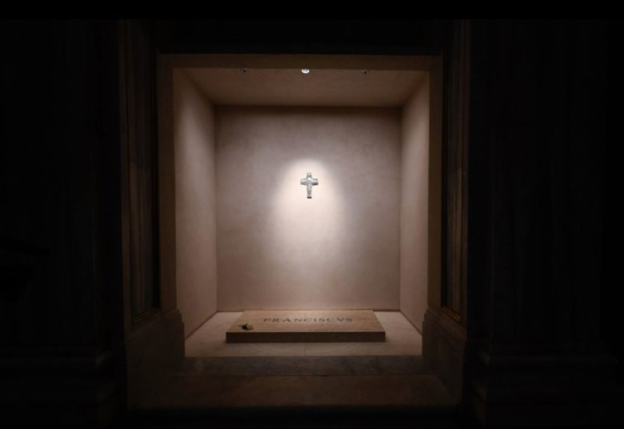 Vaticano Divulga Imagens do Túmulo do Papa Francisco na Basílica de Santa Maria Maior