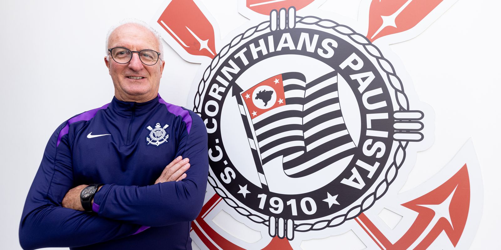 Corinthians oficializa contratação do técnico Dorival Júnior