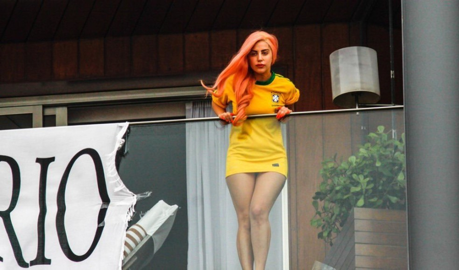 Área VIP do show de Lady Gaga em Copacabana reúne famosos, luxo e polêmica