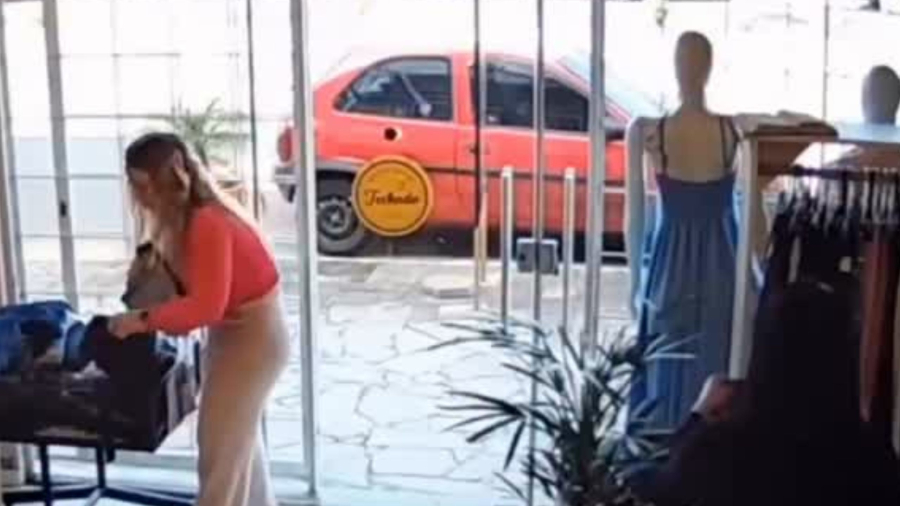  Comerciante flagra furto e imobiliza suspeita em loja no RS