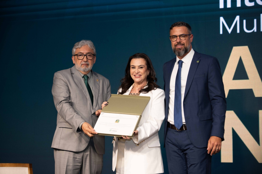  Famato homenageia Esmagis pelos 40 anos de contribuição à magistratura de Mato Grosso