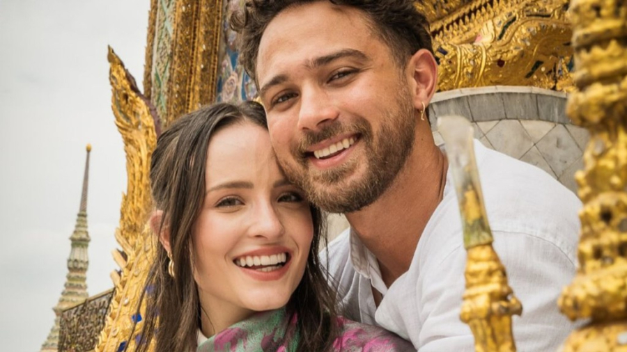 Com estreia de novela, Larissa Manoela recebe declaração apaixonada de André Luiz: “Melhor marido”