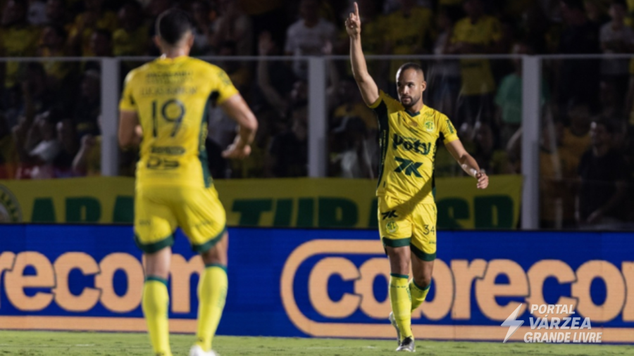 Palmeiras tropeça em Mirassol e vê Flamengo encostar na liderança do Brasileirão