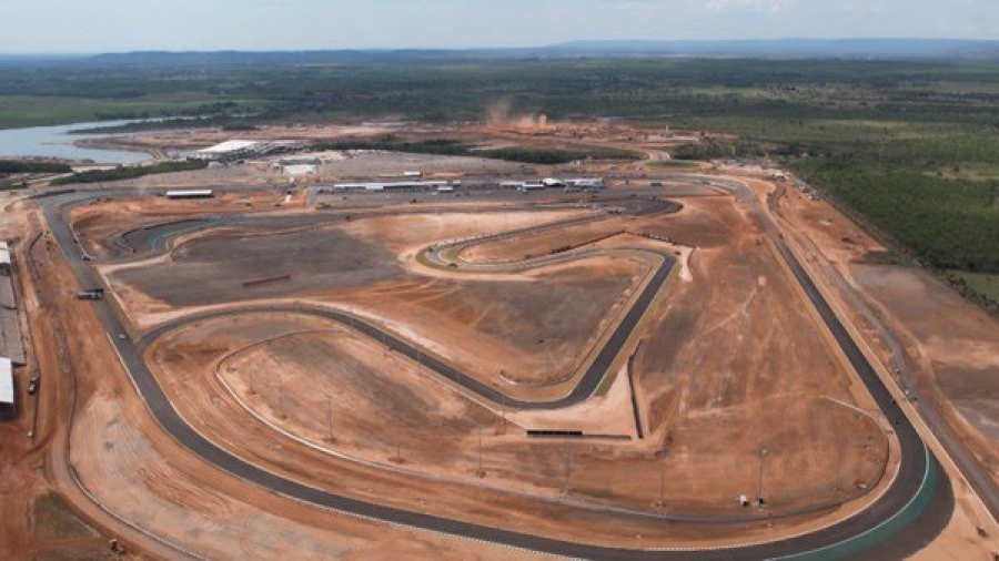 Mauro Mendes comemora etapa noturna da Stock Car 2025 em Cuiabá