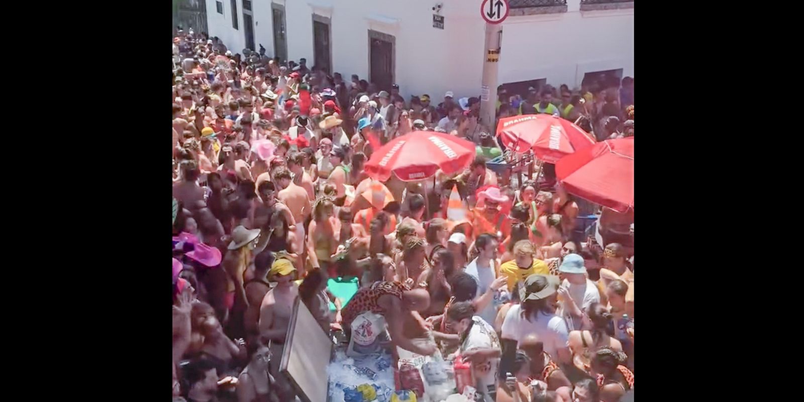 Bloco Bafo da Onça celebra 70 anos com desfile em Santa Teresa, no Rio