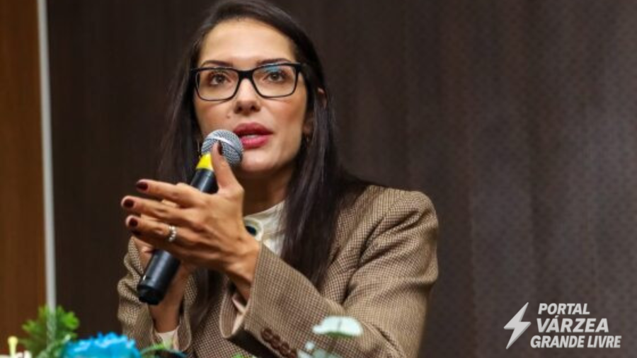 Janaina Riva reage a rumores sobre desistência ao Senado, mas enfrenta desafios políticos e desgaste familiar na disputa de 2026