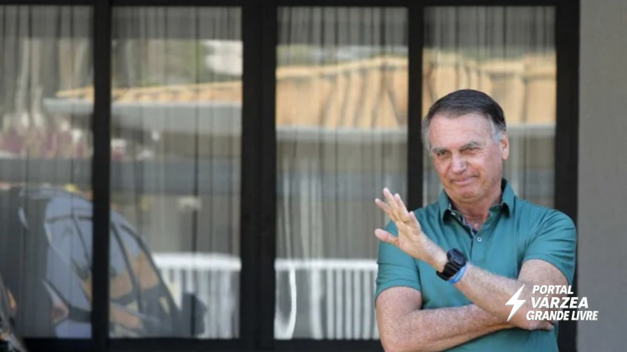 Bolsonaro recebe alta hospitalar e já está em casa para cumprir prisão domiciliar humanitária