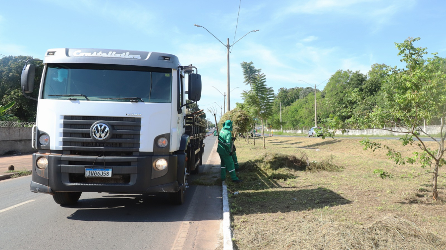 Prefeitura intensifica limpeza urbana e leva força-tarefa a diversos bairros de Várzea Grande