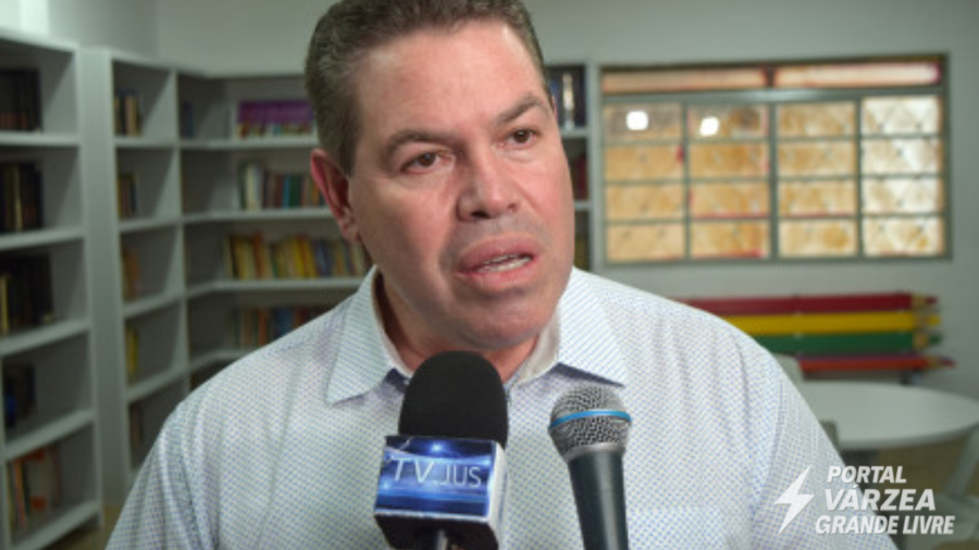 Justiça afasta secretário de Governo de Várzea Grande por suspeita de irregularidades em contrato do transporte escolar