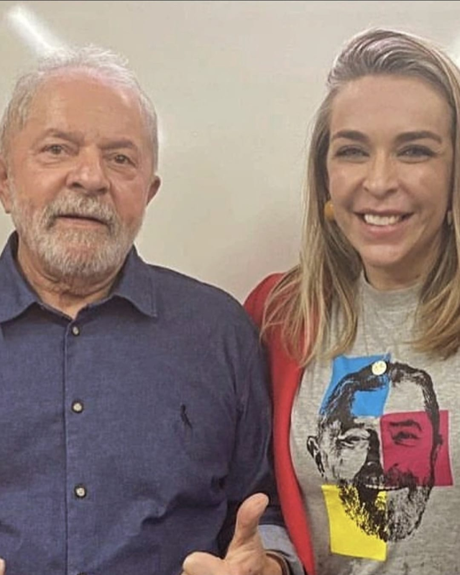 Lula nega conhecer lobista, mas fotos divulgadas nas redes sociais contradizem declaração